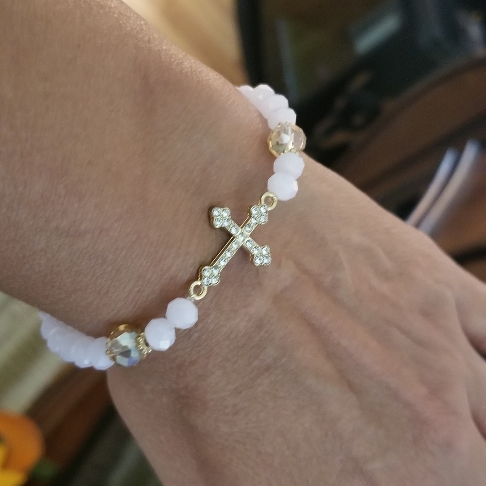 Pink Sparkling Stretch Bracelet With Rhinestone Accented Cross Charm NWOT